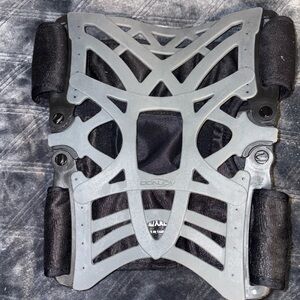 DonJoy Reaction WEB Knee Brace - Size XL/XXL Light Flexible Silicone Left/Right